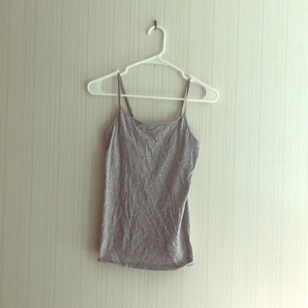 gray tank top